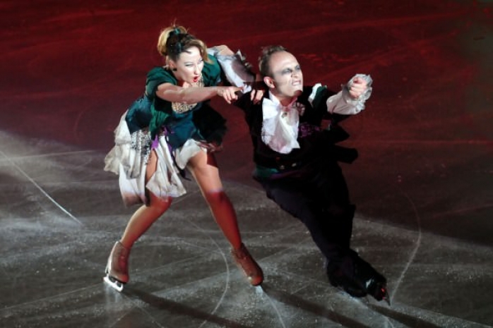 В Алматы обокрали фигуристок из шоу Дениса Тена