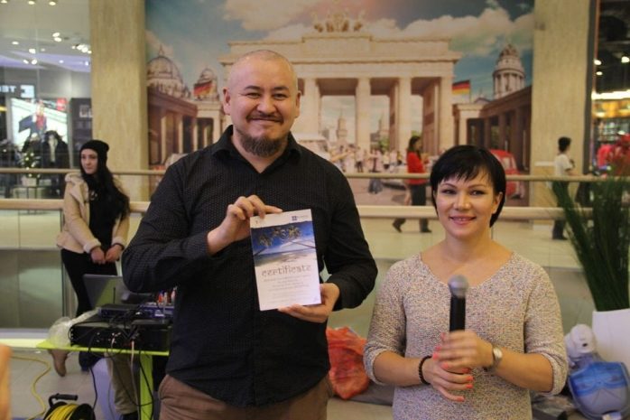 В Алматы прошла социальная акция от Красного ПолумесяцаЭксклюзив