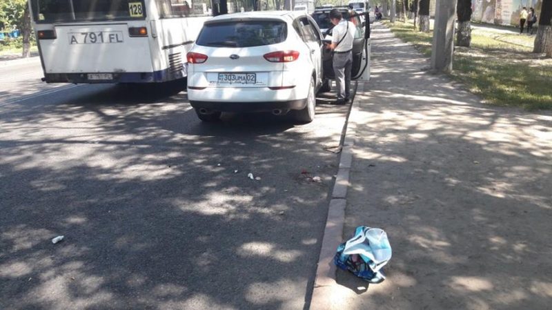 В Алматы женщина сбила пятерых пешеходов