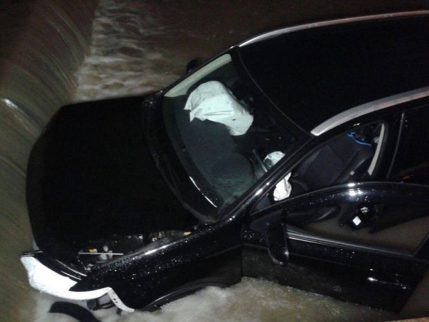 В Алматы девушка утопила машину