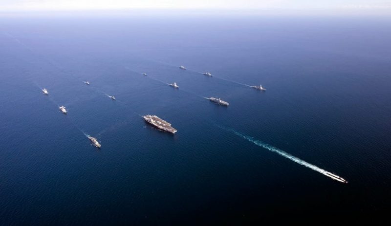 Южная Корея и США проводят совместные морские учения