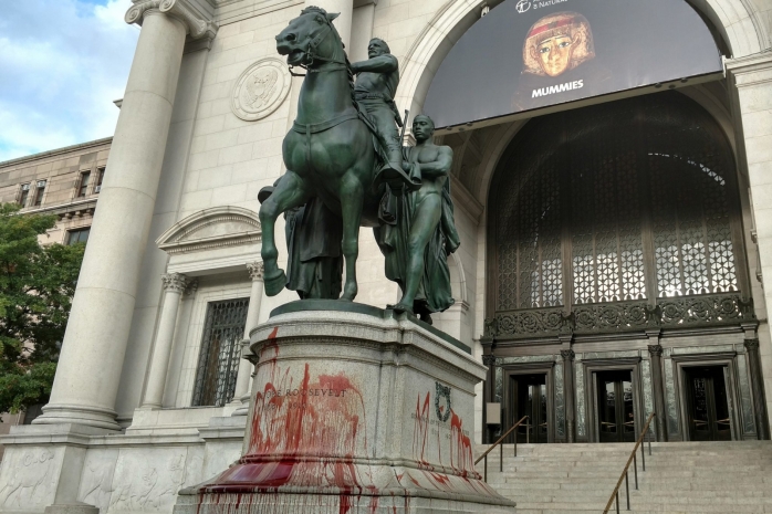 Памятник Теодору Рузвельту демонтируют в Нью-Йорке