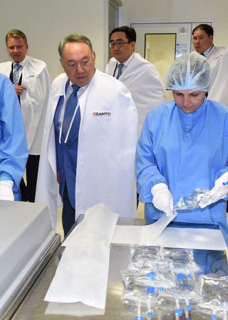 Н. Назарбаев посетил новый цех АО «Химфарм» в Шымкенте