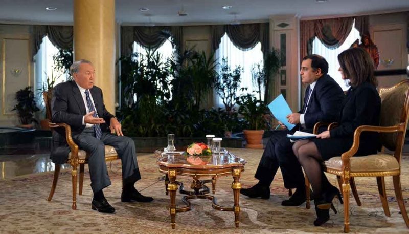 Назарбаев дал интервью Bloomberg News