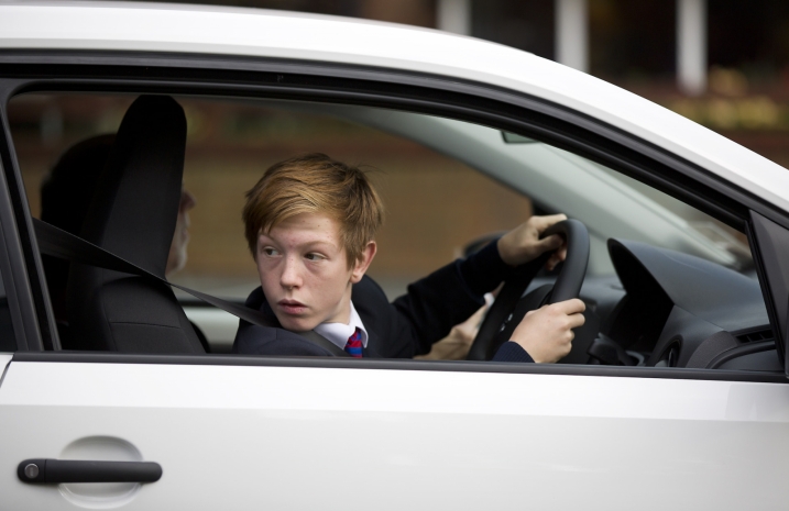 Четверо подростков уехали на 900 километров от дома на угнанном внедорожнике