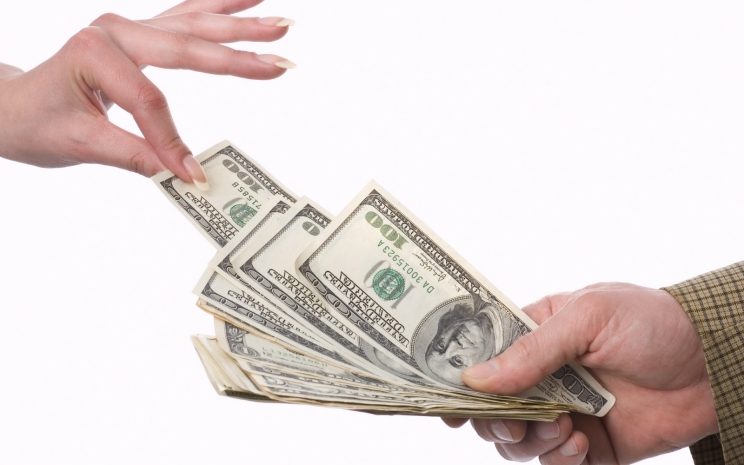 Рост доллара приостановился в Казахстане