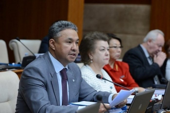 Депутаты требуют прояснить ситуацию со стекольным заводом в Кызылорде