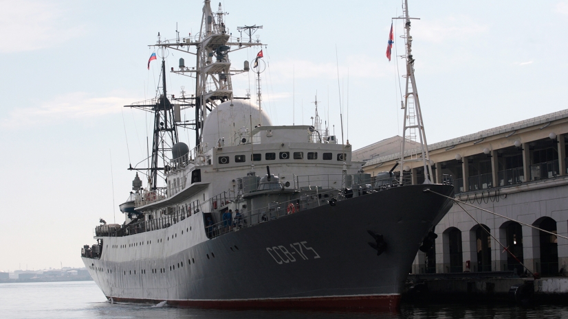 Российский военный корабль обвинили в «опасных действиях» у берегов США