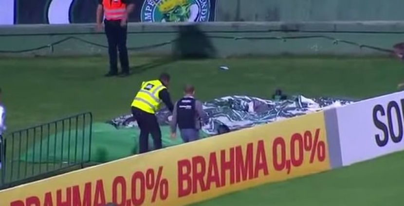 Бразилец забил гол и провалился под землю [видео]