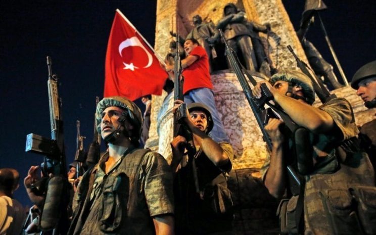 МВД Турции заявило о задержании более 15 тысяч человек после мятежа