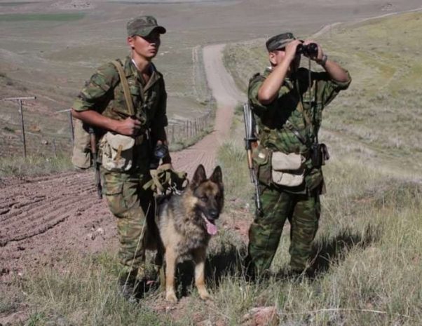 Глава погранслужбы Казахстана инспектирует южные заставы