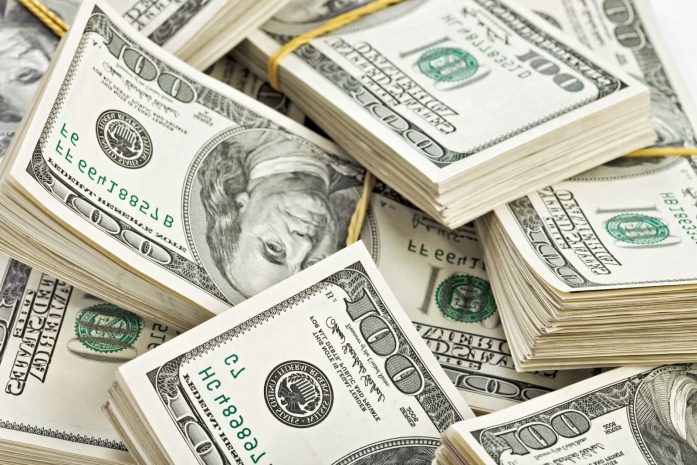 Тенге набирает обороты, доллар дешевеет