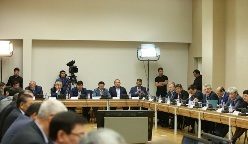 Земельной комиссии пора переходить к конкретике - Сауэр