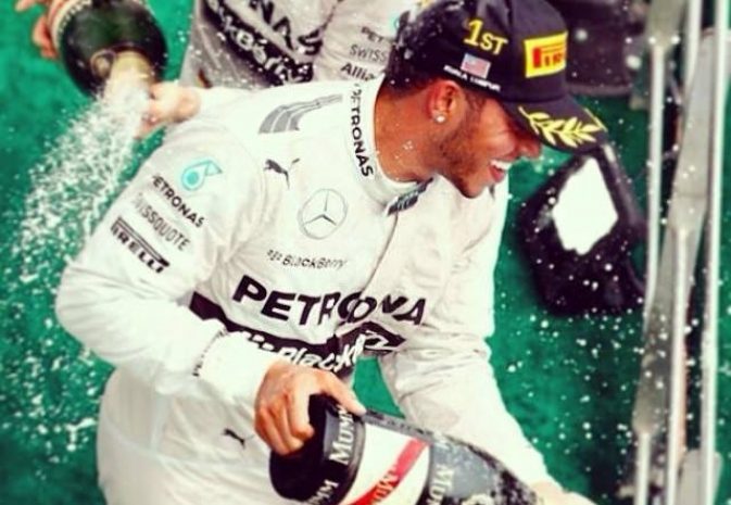 Льюис Хэмилтон стал двукратным чемпионом «Ф-1»