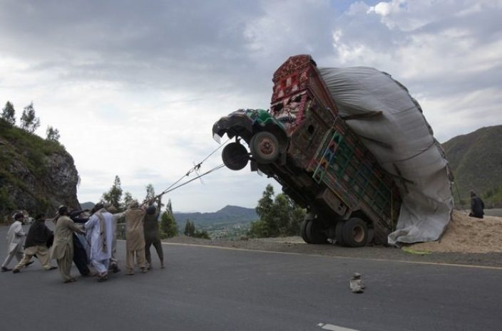 Плати и разбивай. Тяжелые грузовики будут пускать на автобан