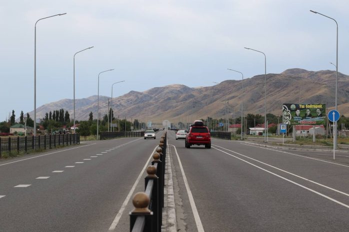 Алматы и Шымкент связала новая четырехполосная трасса