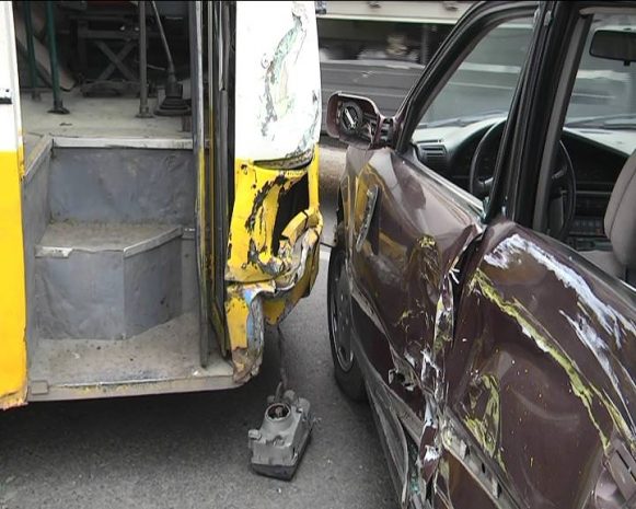 В Алматы произошло ДТП с участием автобуса