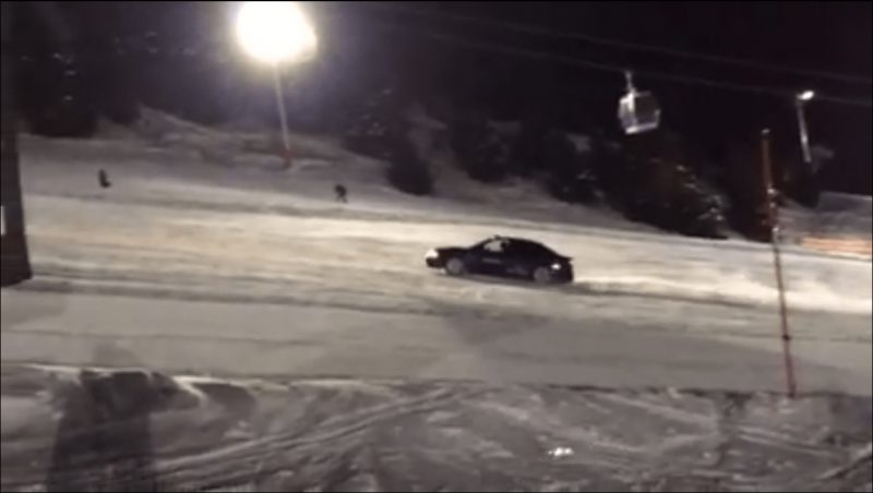 Subaru прокатилась по склону Шымбулака. ВидеоЭксклюзив