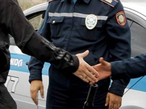 Полицейские заставляли водителей подписывать пустые бланки
