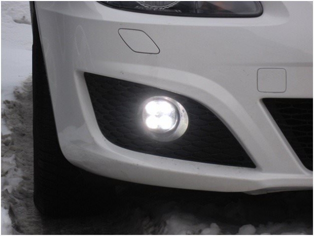 Юрист: Ближний свет фар днем включать не обязательно