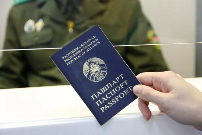 Лишить гражданства сбежавших из Беларуси предложил Лукашенко