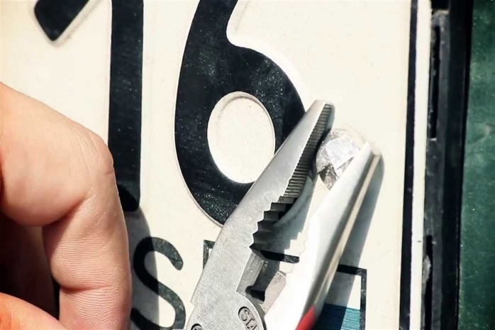 Деньги за украденные госномера вымогали преступники в Актобе