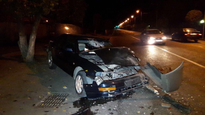В Алматы водитель Toyota устроил аварию и сбил пешехода