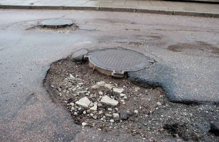 Половина дорог в Северном Казахстане разбита