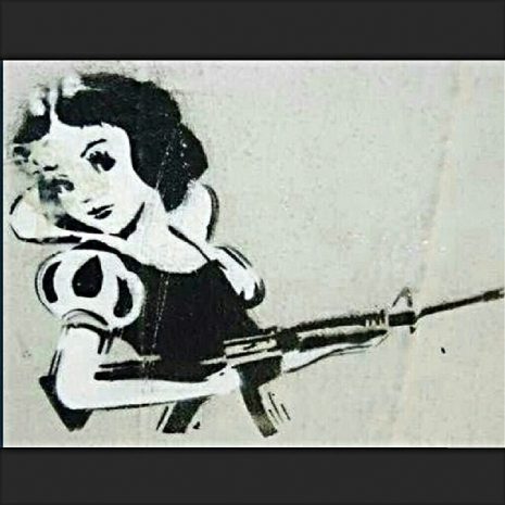 Facebook и Twitter ограничат публикации с оружием