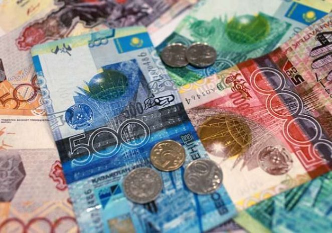 Тенге укрепился вслед за нефтью