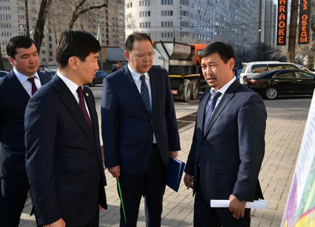 Бауыржан Байбек проинспектировал состояние алматинских дорог и инженерных коммуникаций