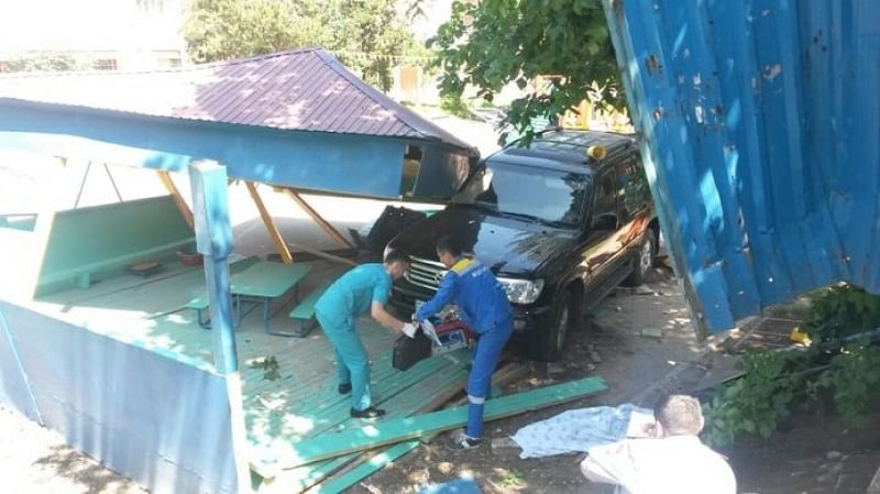 Суд над женщиной, которая на джипе насмерть сбила 5-летнюю девочку на территории детсада, перенесен на 10 августа