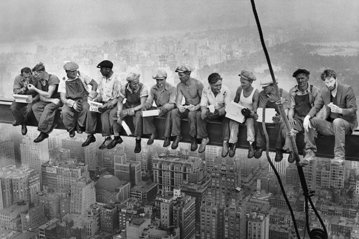 Киану Ривз появился на страницах украинских учебников истории