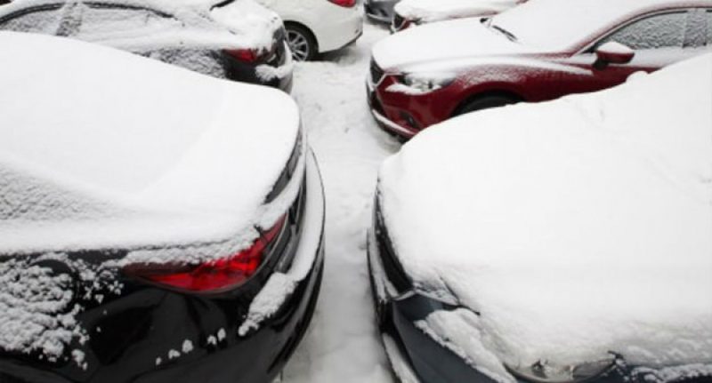 Продажа автомобилей приостановлена в России из-за обвала рубля