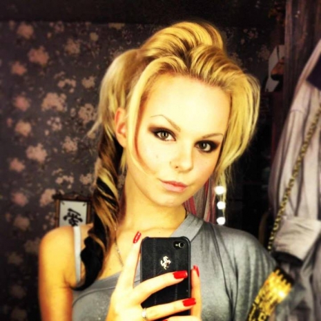 Исполнившая песню про лабутены Алиса Вокс покинула группу «Ленинград»