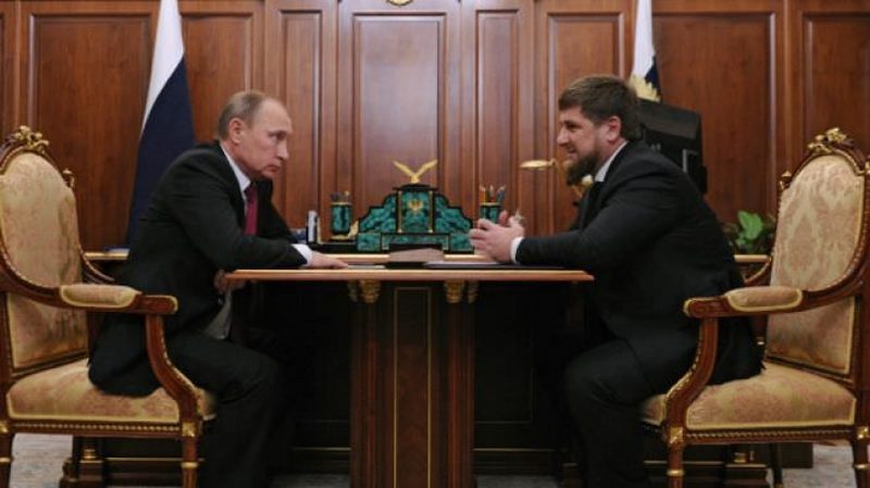 Путин оставил Кадырова исполнять обязанности главы Чечни