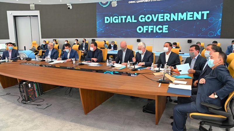 Совещание по вопросам цен на продукты и ГСМ провел Аскар Мамин