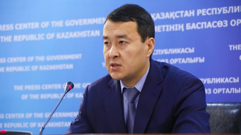 Многодетной будет считаться семья с четырьмя детьми в Казахстане