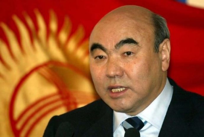 Аскар Акаев не прилетел на похороны брата в Бишкек
