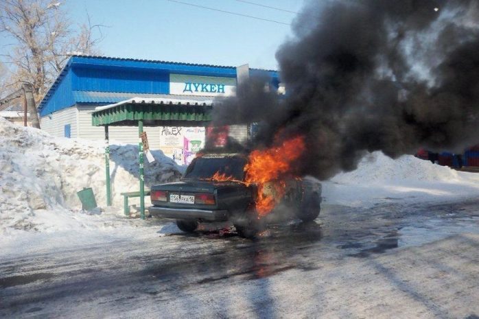 Автопожар в Зыряновске: пострадал 54-летний водитель