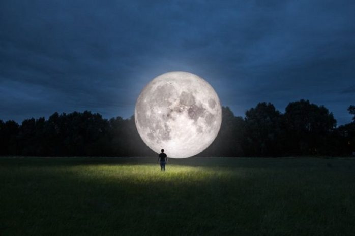 США отправят женщину на Луну