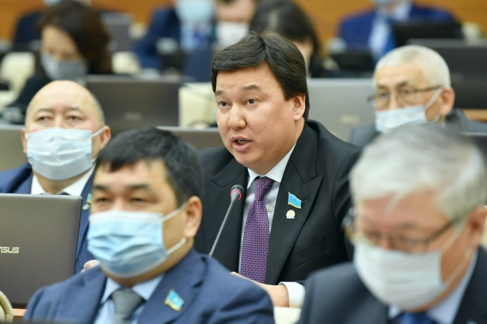 Депутат раскритиковал правительство за большие траты