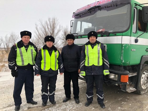 155 литров подсолнечного масла отняли у дальнобойщика в ВКО