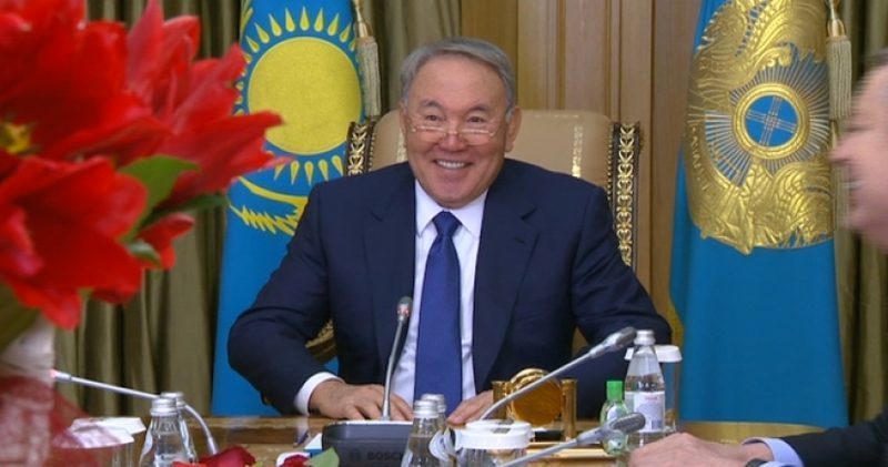 Назарбаев: Военнослужащим повысят оклад на 25%