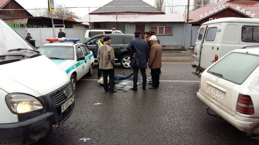 В Алматы на пешеходном переходе насмерть сбит мужчина (ФОТО)