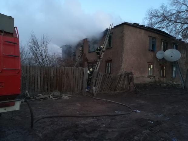 В Карагандинской области сгорел двухэтажный дом