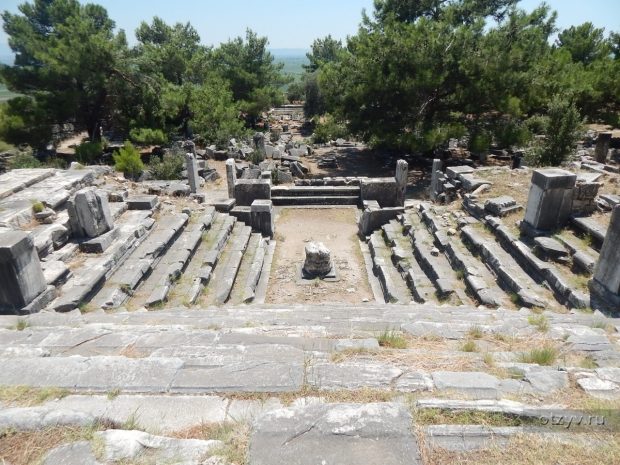 Храм Зевса нашли в древнем городе Турции
