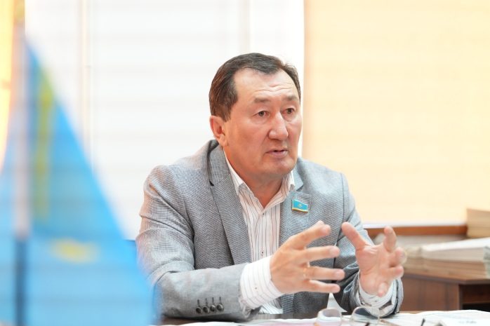 Сенатор Наурызбай Байкадамов депутаттық өкілеттіктерінен босатылды