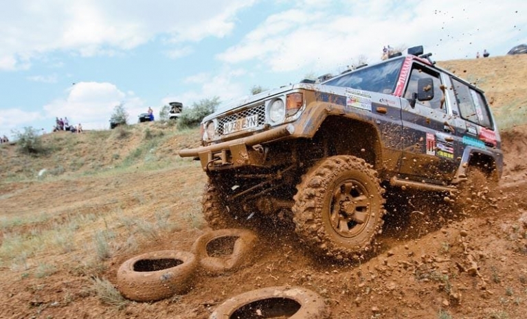 Актюбинские джипы грязи не боятся