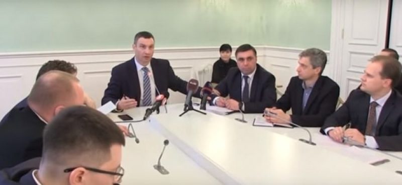 Новый перл Кличко: «Киевляне просыпались без разрешений» (ВИДЕО)